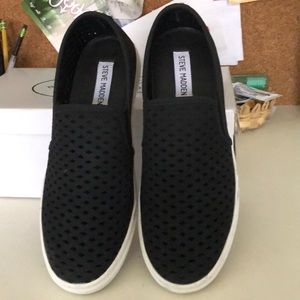 Zeena black steve madden shoes